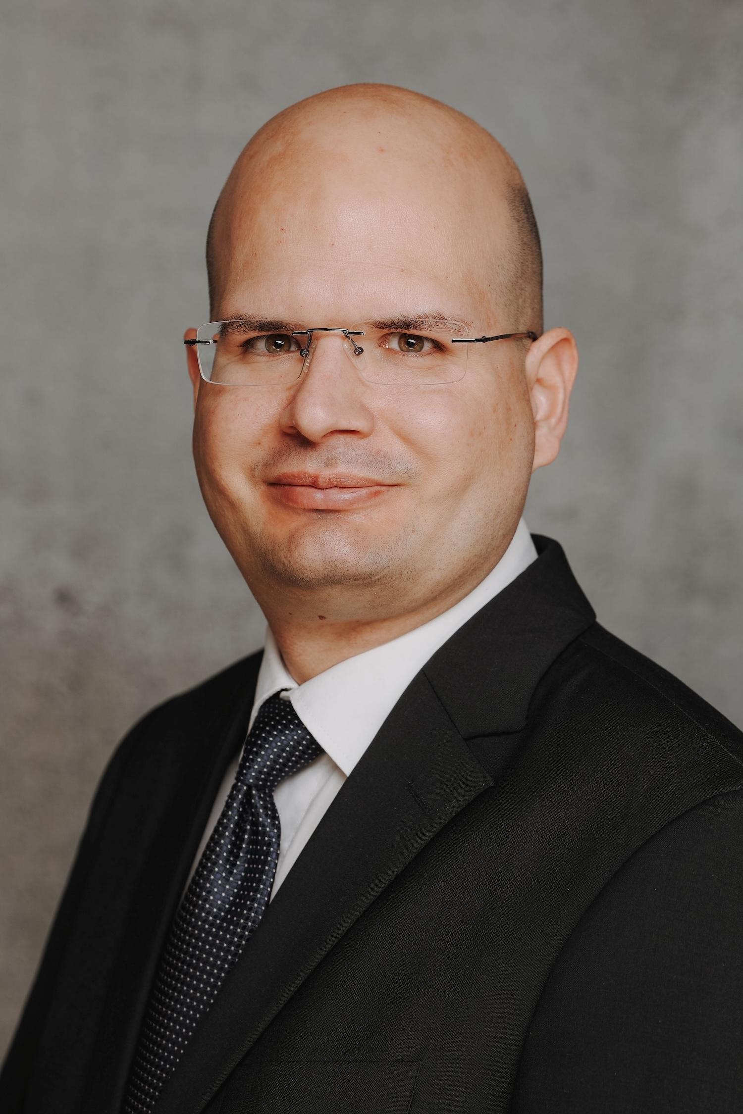 Dr. Henry Hosseini